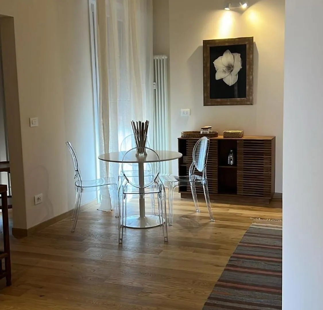 Elegant Apartment In The Heart Of Bologna
