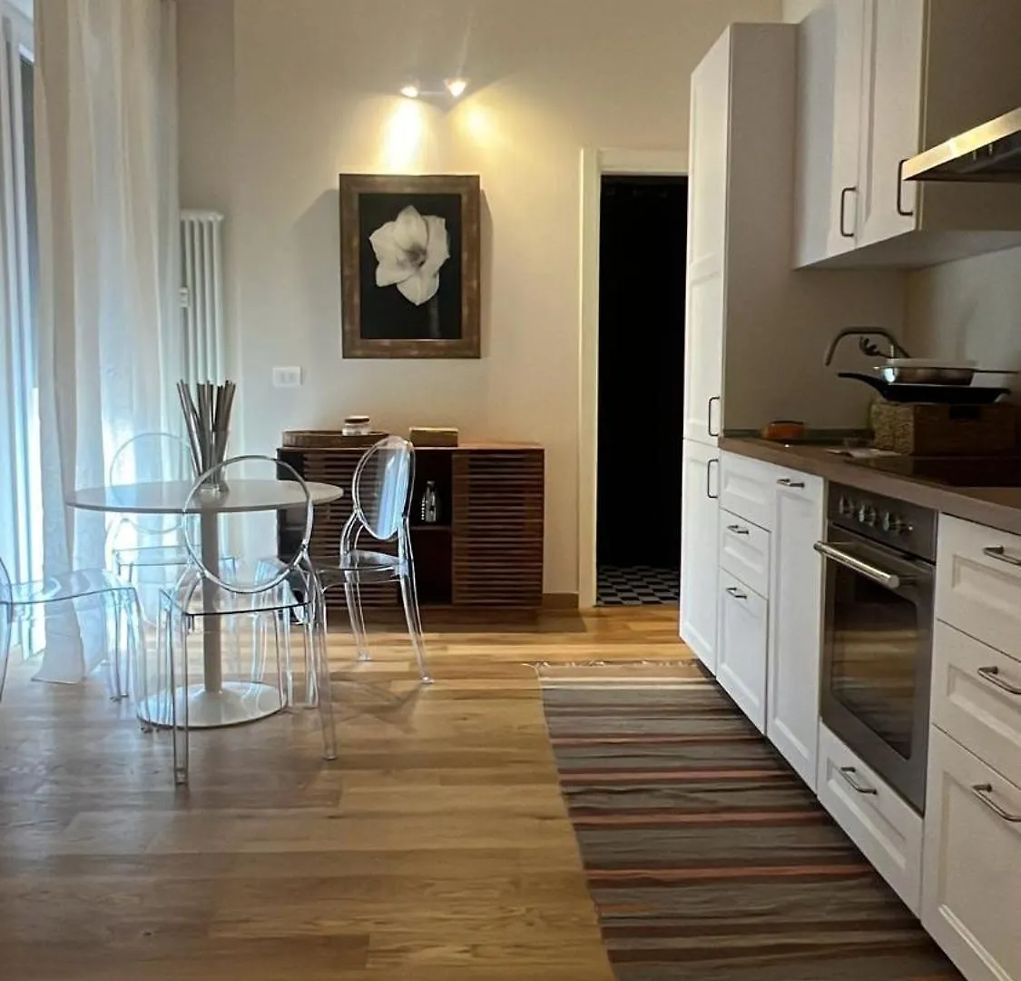 Elegant Apartment In The Heart Of Bologna